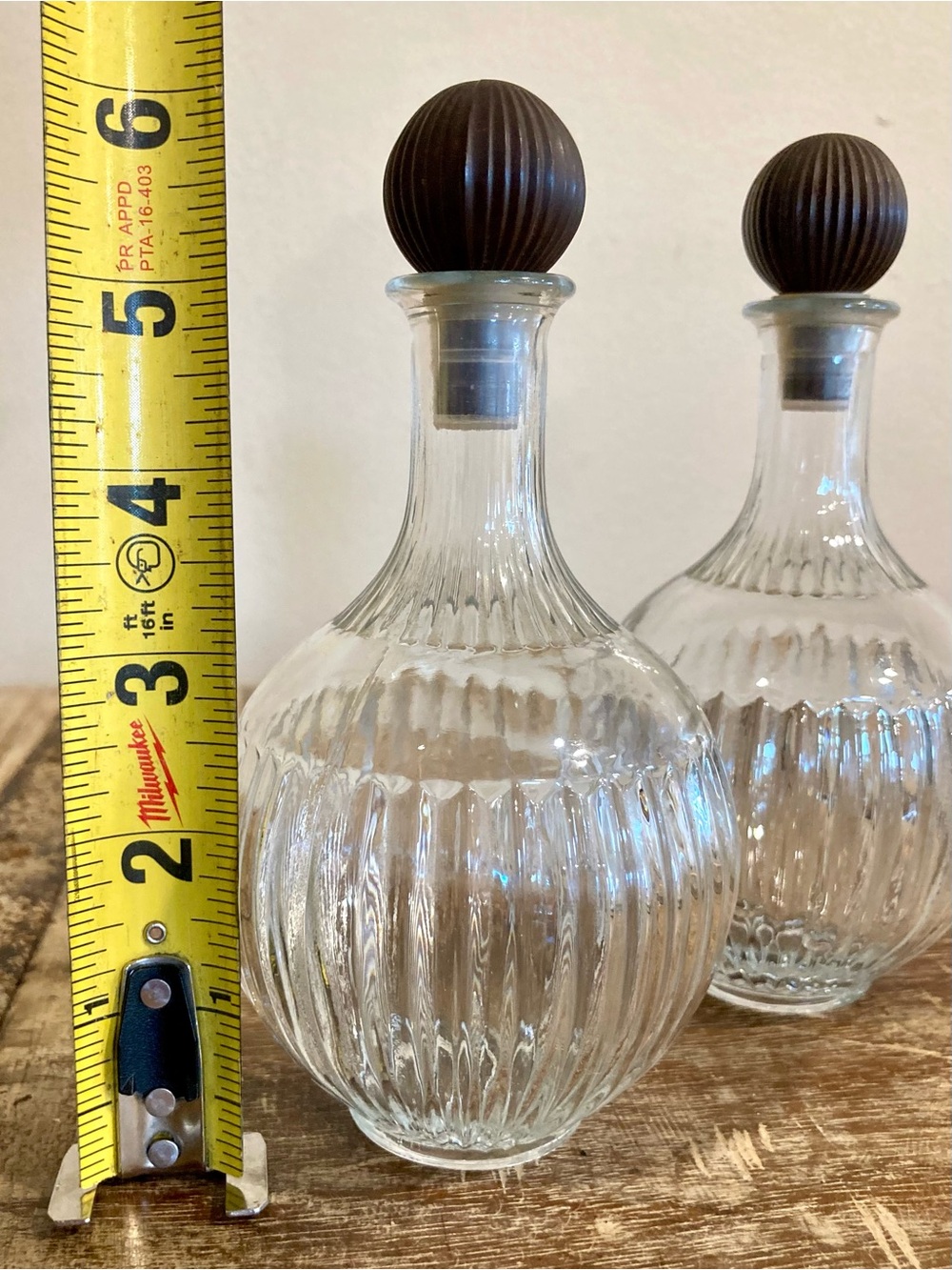 2 Vintage Ribbed Glass Decanters Vanity Bottles with Round Plastic Lids JPI NYC - Picture 2 of 12